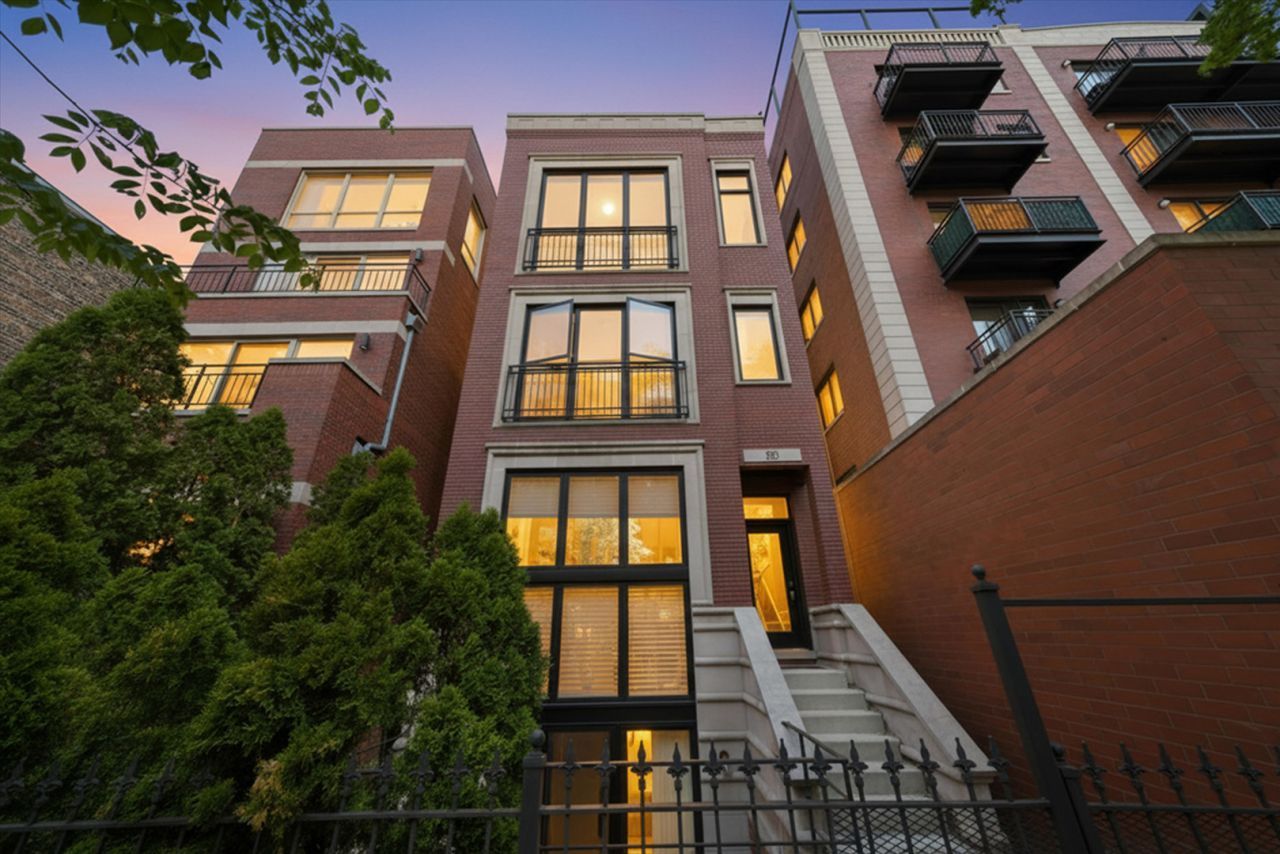 823 N Marshfield Avenue, Unit 1, Chicago, IL 60622 Main Photo