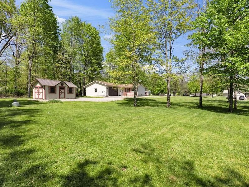 329 Floralwood Drive , Howard, OH 43028 Photo 3