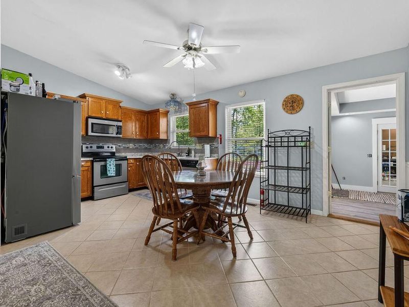 329 Floralwood Drive , Howard, OH 43028 Photo 6