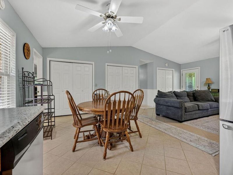 329 Floralwood Drive , Howard, OH 43028 Photo 8