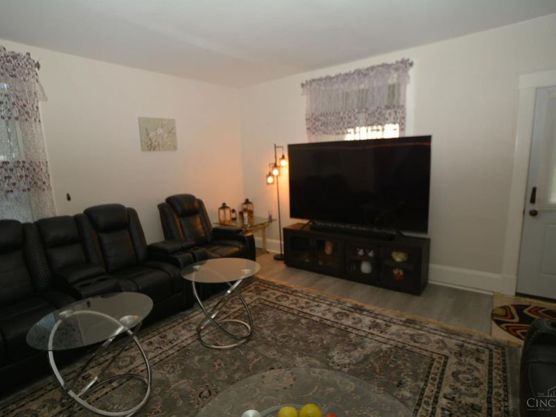 11122 Main Street, Cincinnati, OH 45241 Photo 2