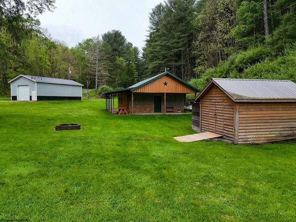 2086 Teagarden Fork Road, Metz, WV 26585