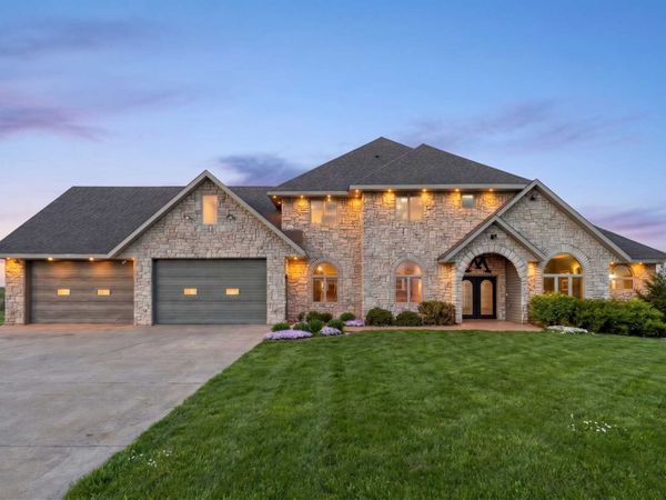 20951 Prairie Hills Lane, Prior Lake, MN 55372