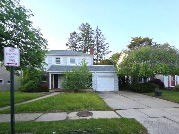 611 Lakeview Avenue , Rockville Centre, NY 11570