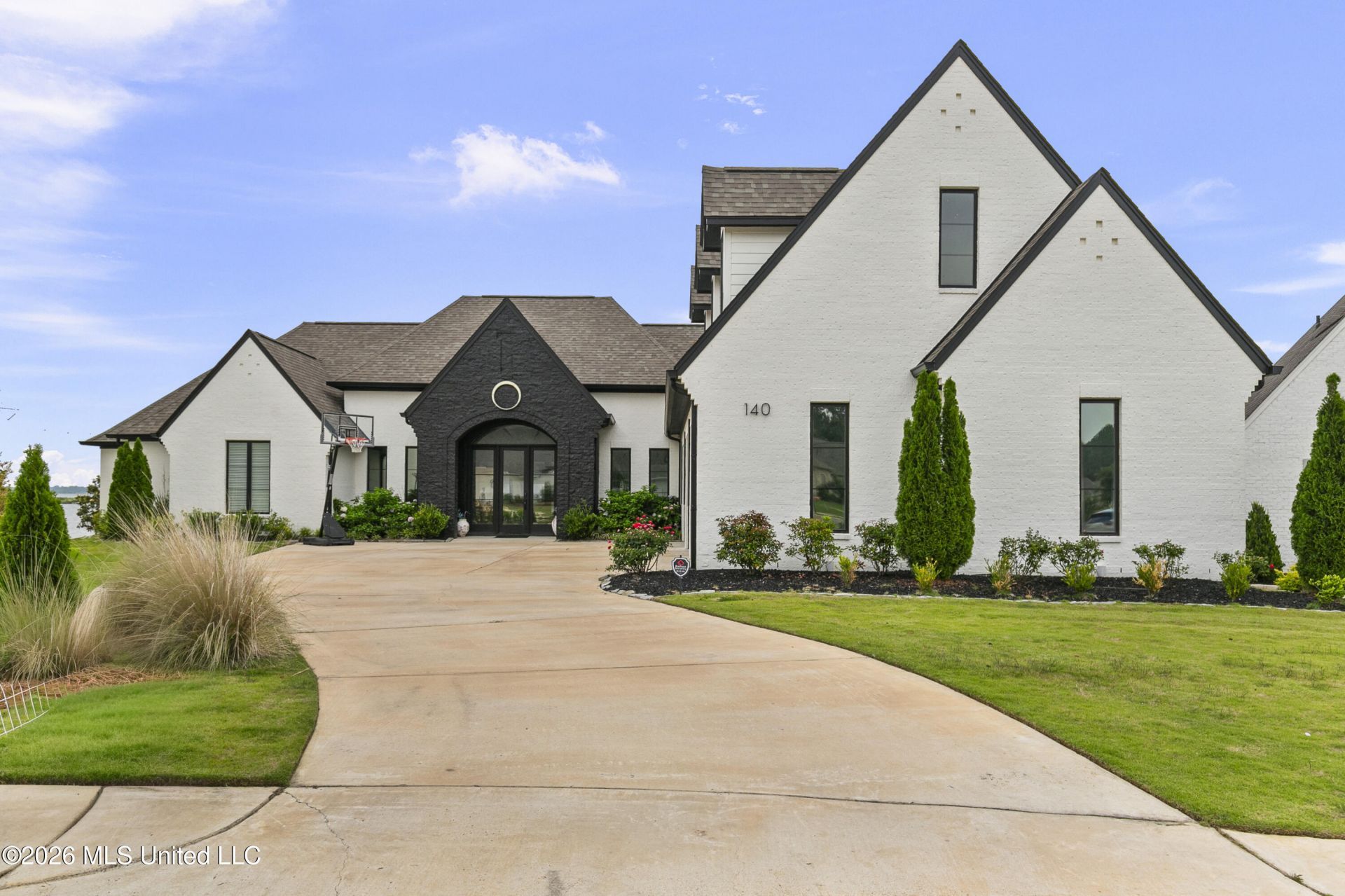 140 Herons Bay Circle, Madison, MS 39110 Main Photo