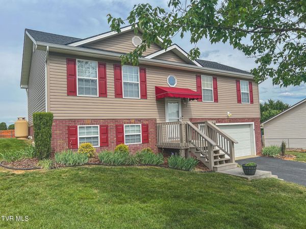 612 Willow Court, Piney Flats, TN 37686