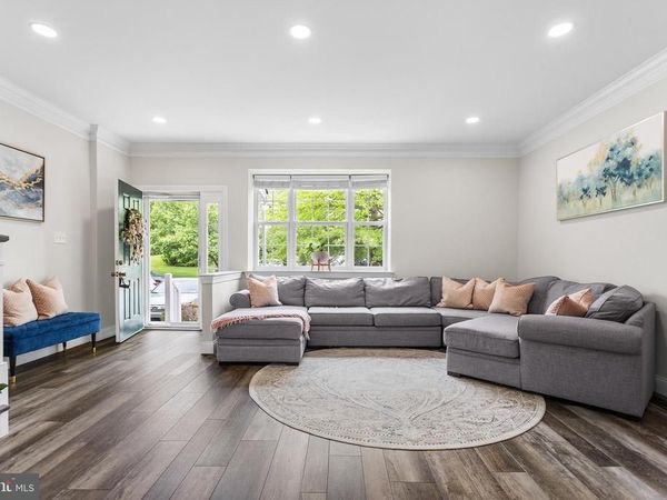 12 HOAG LANE, ASTON, PA 19014