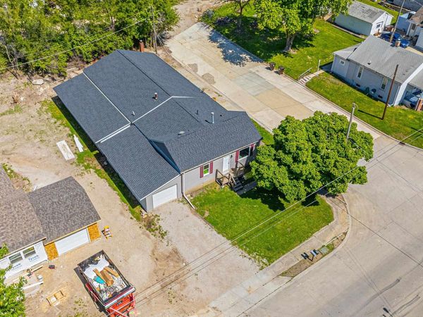 703 S KICKAPOO Street, Lincoln, IL 62656