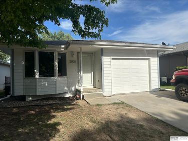 2000 NW 54th Street , Lincoln, NE 68528