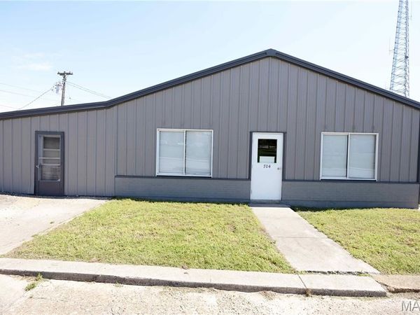 704 Kingshighway St , Perryville, MO 63775