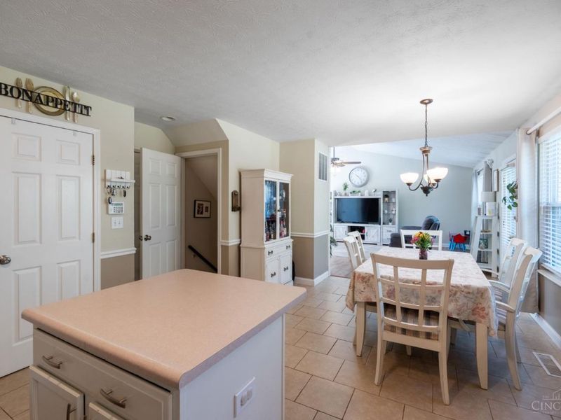 1172 Wild Flower Lane, Maineville, OH 45039 Photo 10