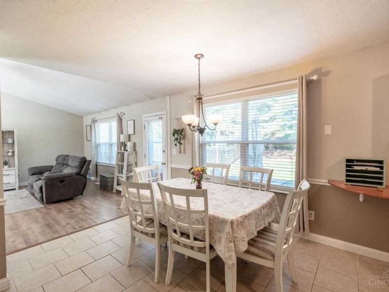 1172 Wild Flower Lane, Maineville, OH 45039 Photo 11