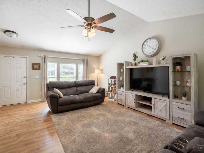 1172 Wild Flower Lane, Maineville, OH 45039 Photo 6
