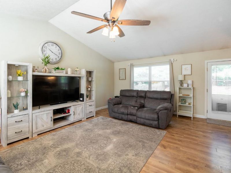 1172 Wild Flower Lane, Maineville, OH 45039 Photo 8