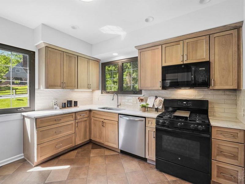 3931 Leyman Drive, Cincinnati, OH 45229 Photo 9