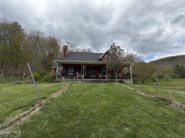 45 Jess Maxon Road, Petersburgh, NY 12138