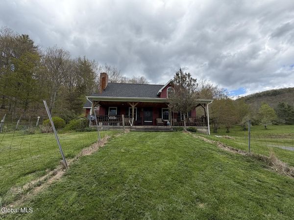 45 Jess Maxon Road, Petersburgh, NY 12138