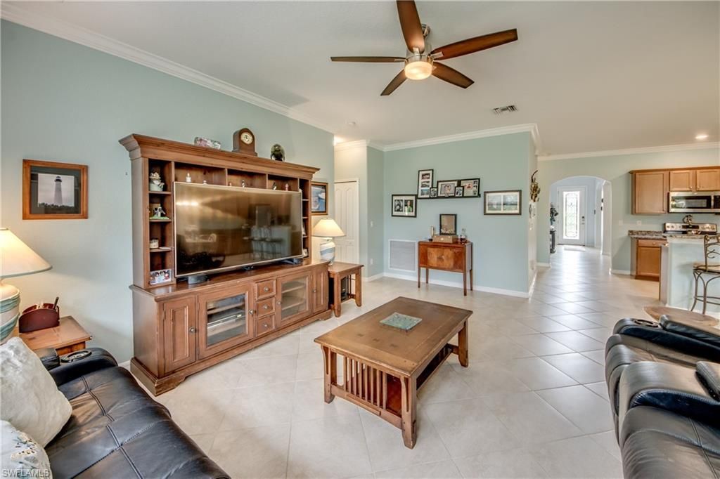 3613 Valle Santa Cir, Cape Coral, FL 33909 Photo