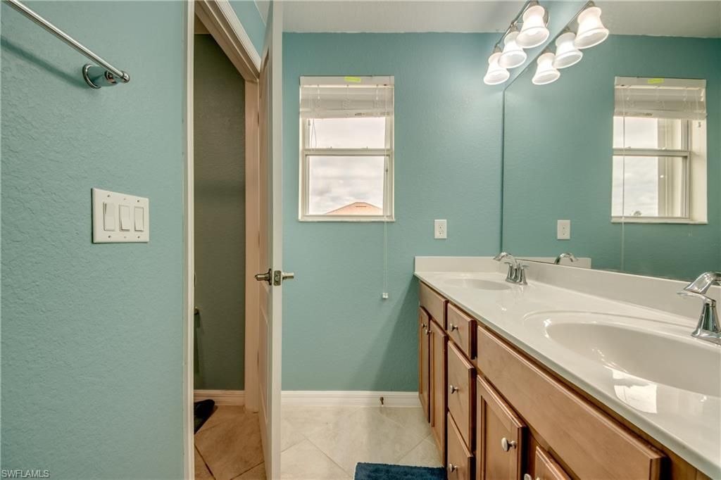 3613 Valle Santa Cir, Cape Coral, FL 33909 Photo