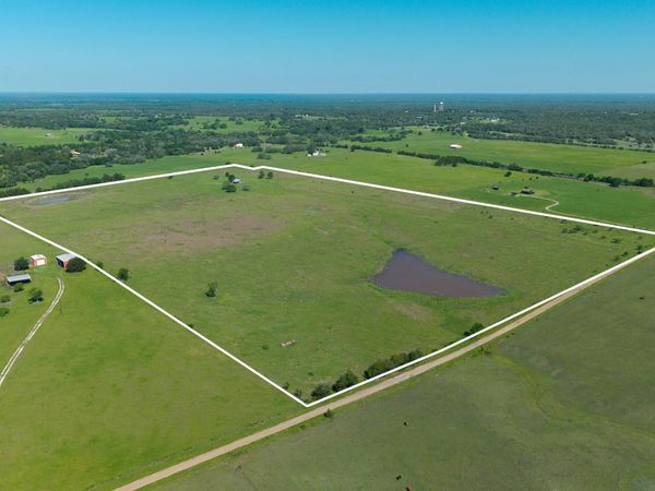 1571 Schulze RD, Schulenburg, TX 78956