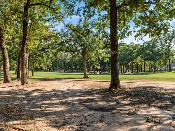 223 Colonial Drive , Mabank, TX 75156