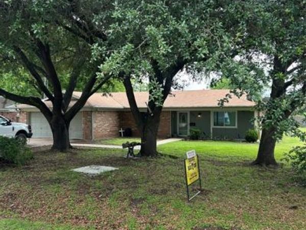 502 E Roosevelt , Whitney, TX 76692