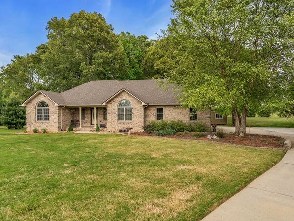 270 Audobon Dr, Winchester, TN 37398