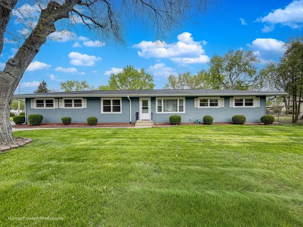 1402 Oakwood Court , McHenry, IL 60050