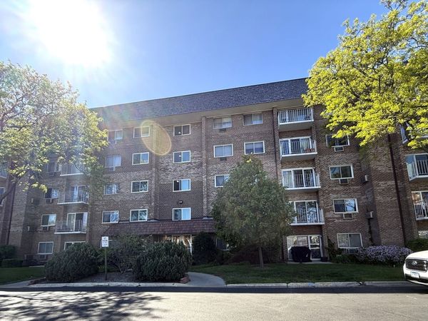 10373 Dearlove Road , Unit 304, Glenview, IL 60025