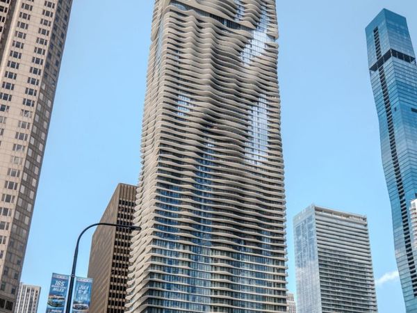 225 N Columbus Drive, Unit 5701, Chicago, IL 60601