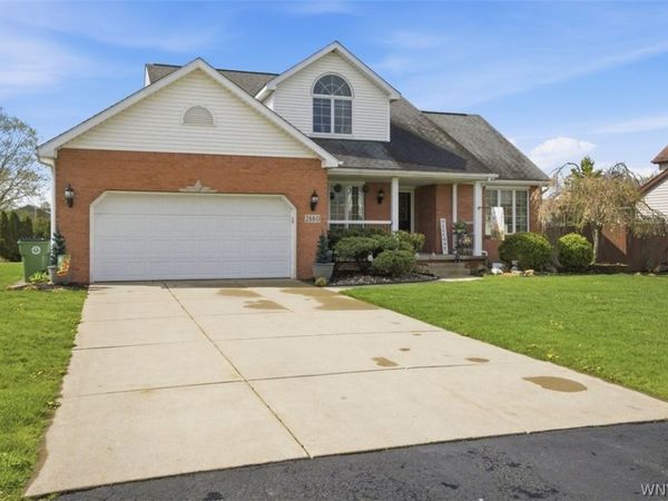 2660 David Drive , Niagara Falls, NY 14304
