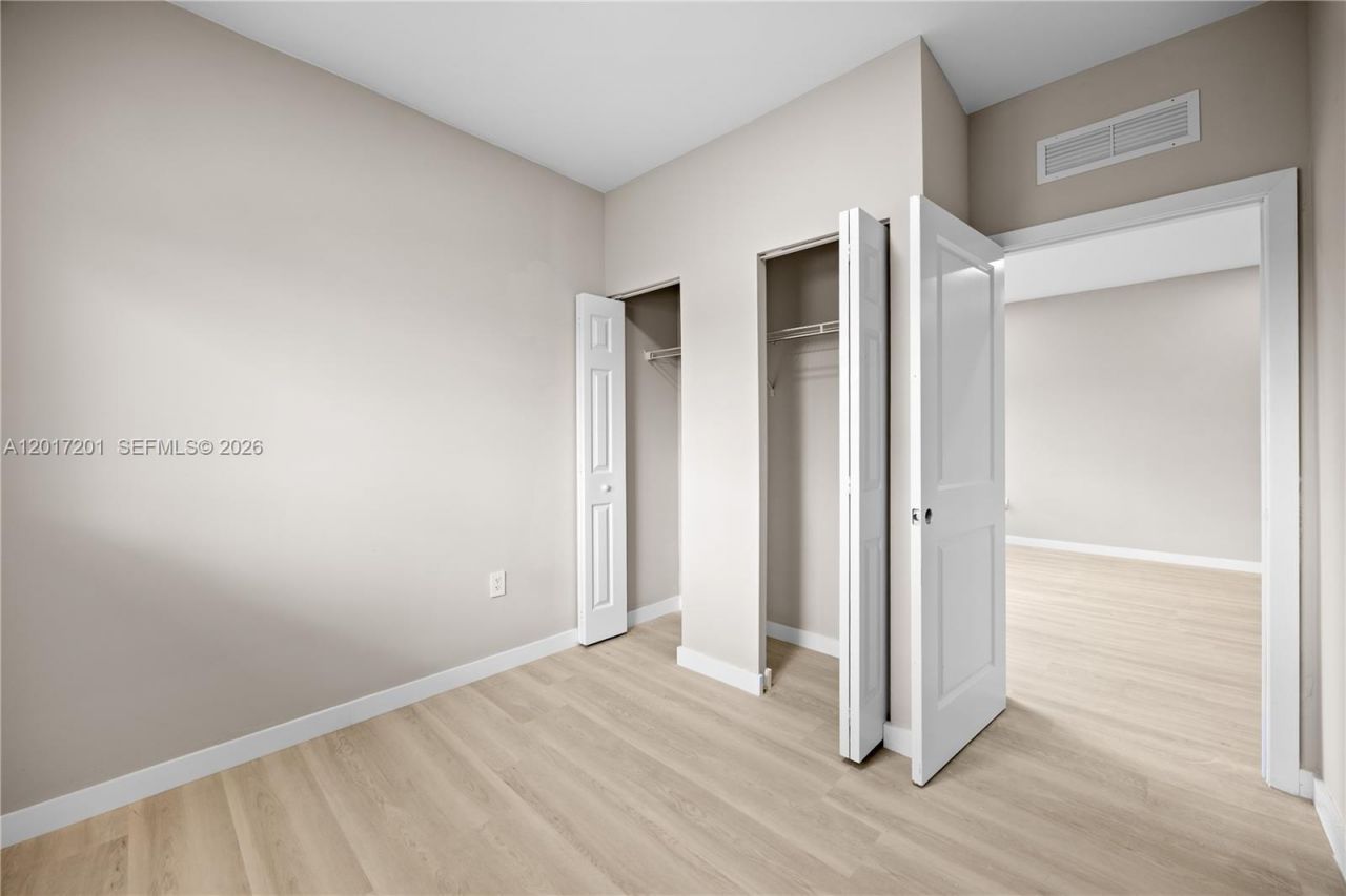630 NE 166th St , Unit 3, Miami, FL 33162 Photo
