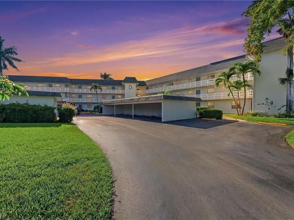 315 Saint Andrews BLVD , Unit D5, NAPLES, FL 34113