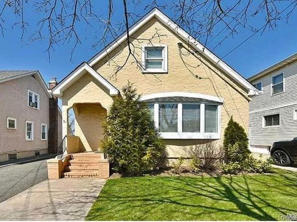 1000 Russell Street , Franklin Square, NY 11010