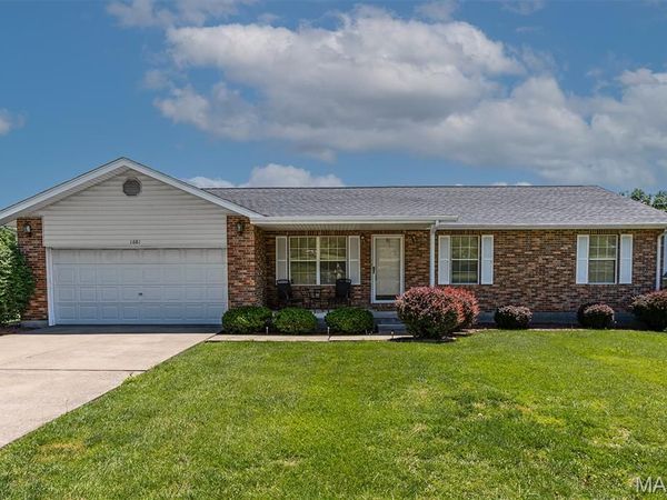 1681 Ridge Road , Jackson, MO 63755