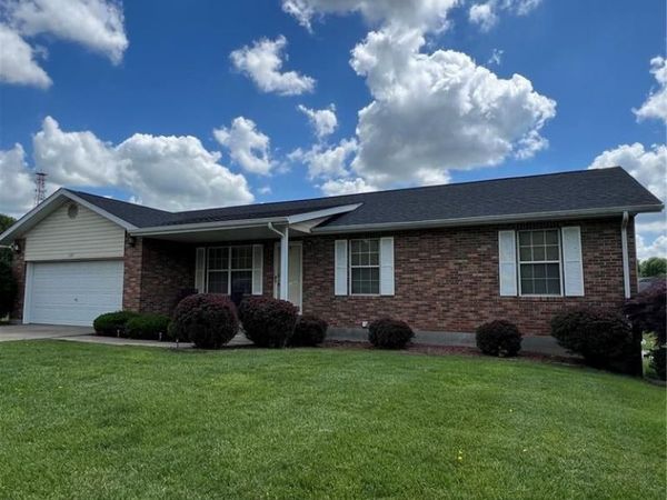 1681 Ridge Road , Jackson, MO 63755