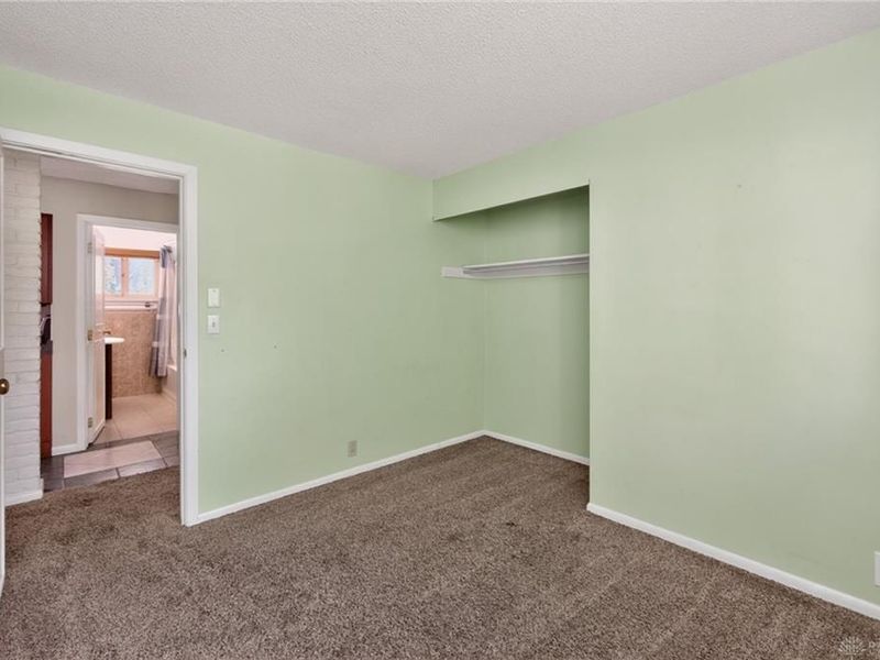 933 Robin Hill Drive, New Richmond, OH 45157 Photo 8