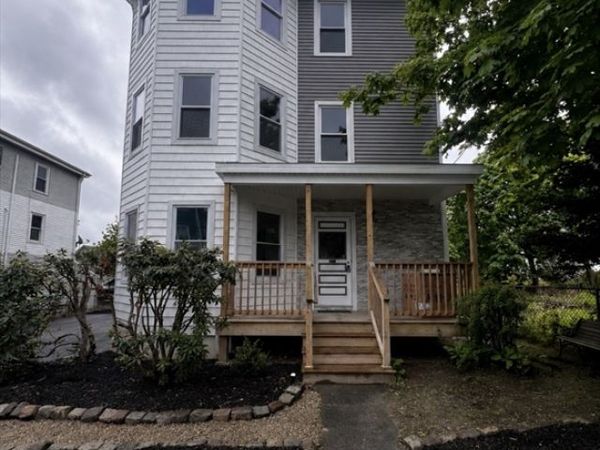19 Reeves St, Worcester, MA 01607