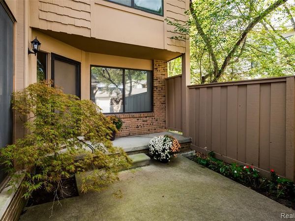 7118 Pebble Park Drive, West Bloomfield Twp, MI 48322