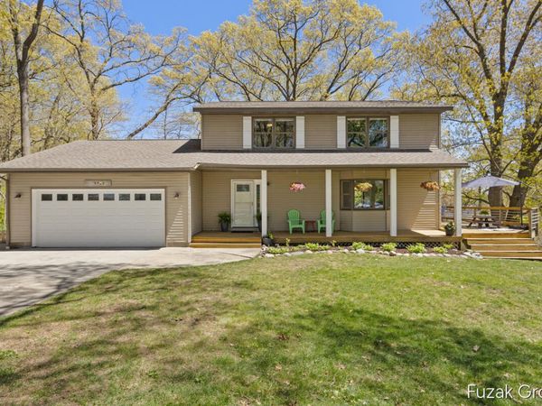 15780 Ridge Lane, Spring Lake, MI 49456