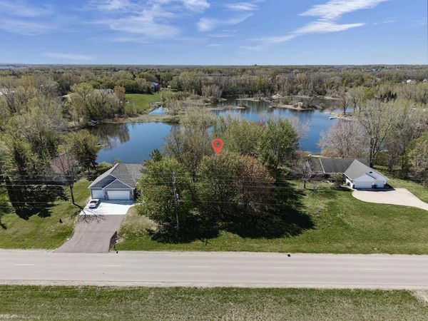 1855 SHADY LANE, Neenah, WI 54956