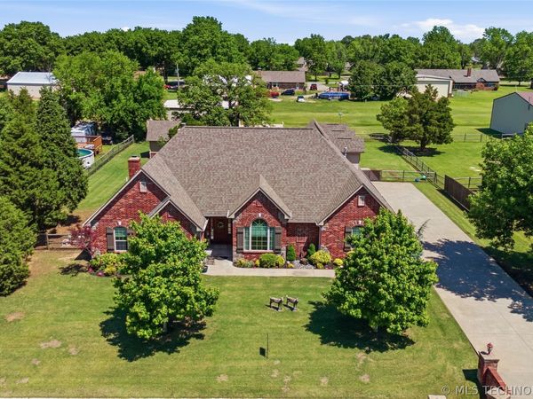16657 E 79th Street North, Owasso, OK 74055