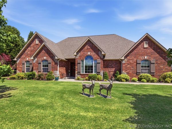 16657 E 79th Street North , Owasso, OK 74055