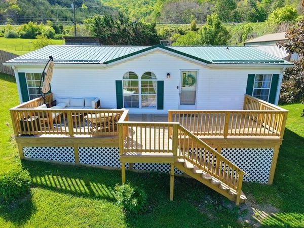 428 Maybrook RD , Pembroke, VA 24136