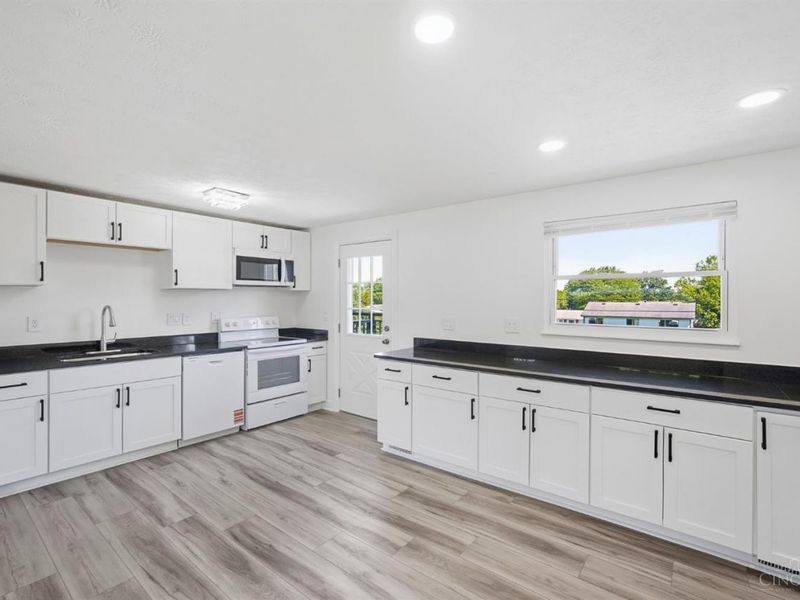 1852 Lewiston Court, Forest Park, OH 45240 Photo 16