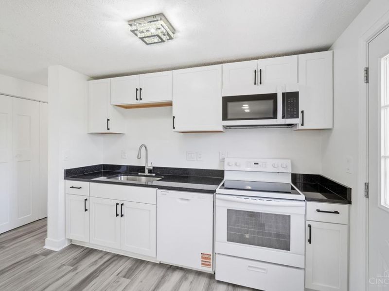 1852 Lewiston Court, Forest Park, OH 45240 Photo 18