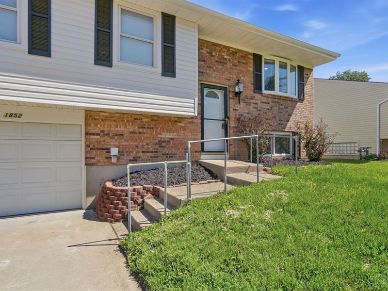 1852 Lewiston Court, Forest Park, OH 45240 Photo 5