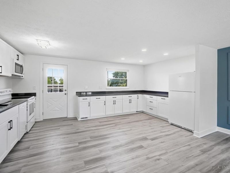 1852 Lewiston Court, Forest Park, OH 45240 Photo 9
