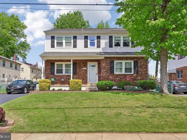 2607 GRAND, HOLMES, PA 19043