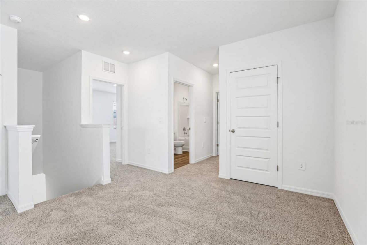 4005 Valerian Way , Tavares, FL 32778 Photo